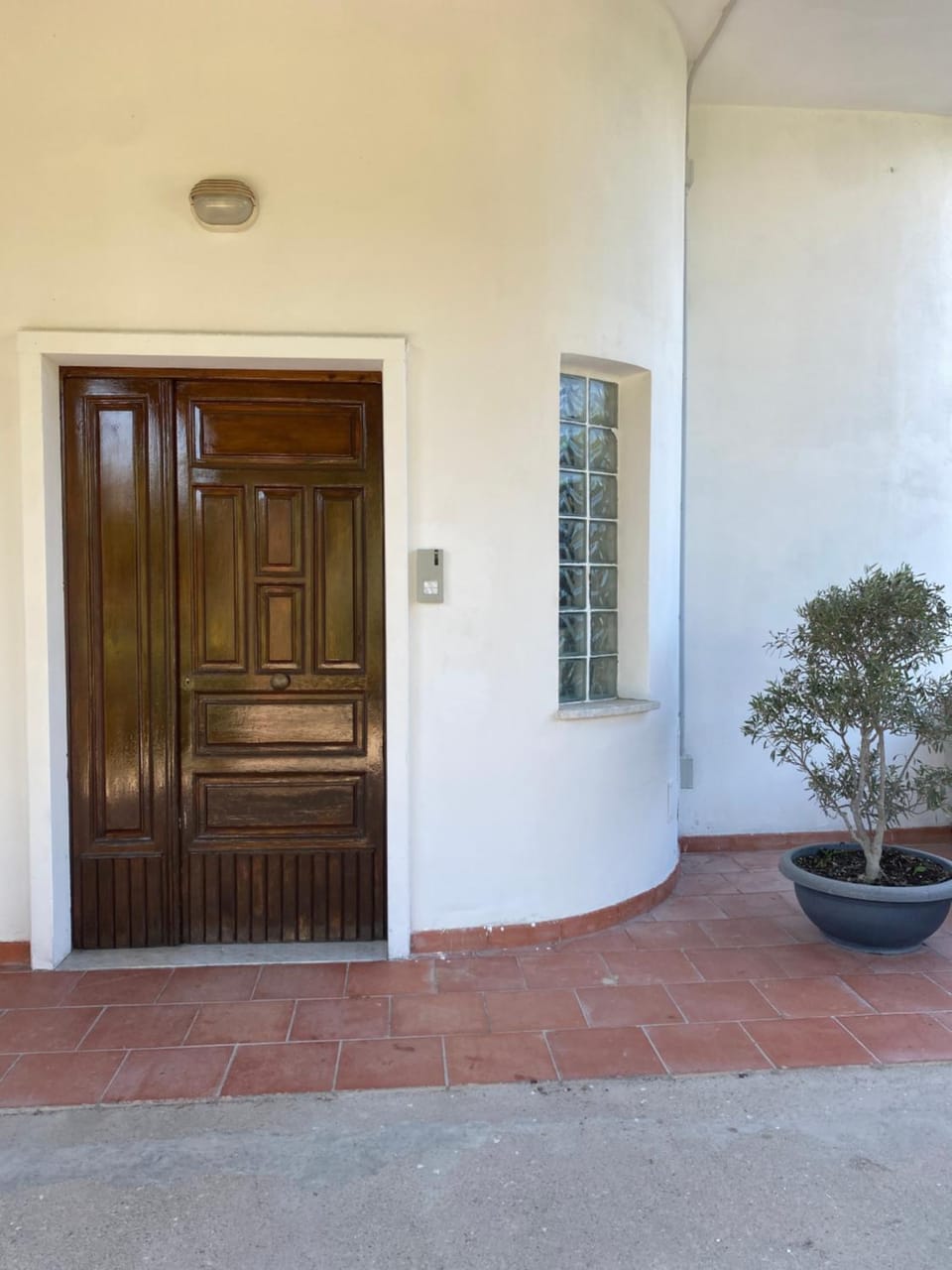 Facade/entrance