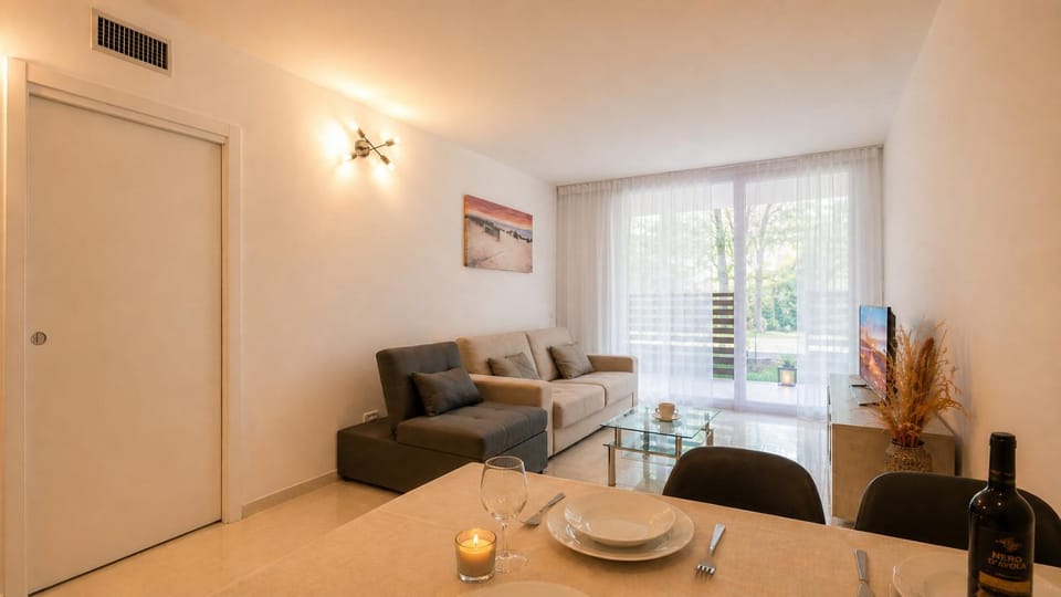 Communal lounge/ TV room, Lounge or bar
