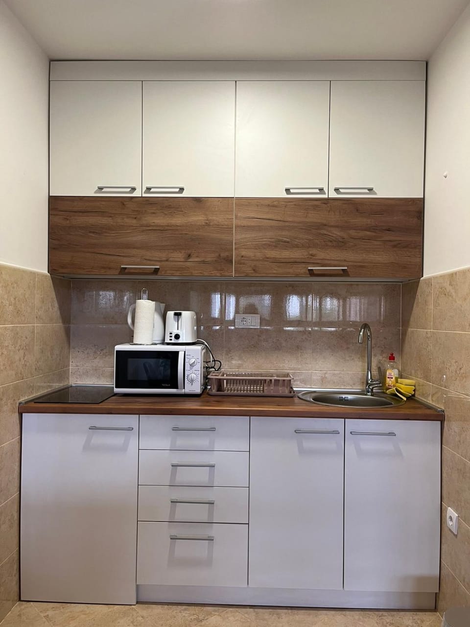 Coffee/tea facilities, Kitchen or kitchenette, stove, toaster