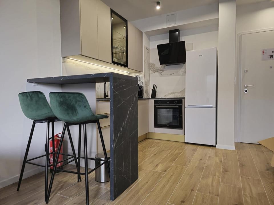Kitchen or kitchenette, Dining area, dishwasher, oven, stove
