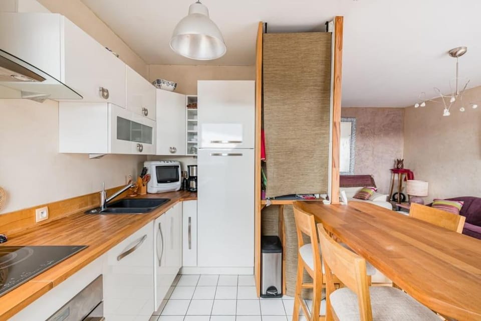 Coffee/tea facilities, Kitchen or kitchenette, Floor plan, Dining area, dishwasher, microwave, oven, pet friendly, stove, toaster
