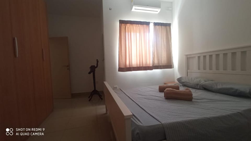 Central Penthouse - Large Terrace Apartment in Saint Paul's Bay