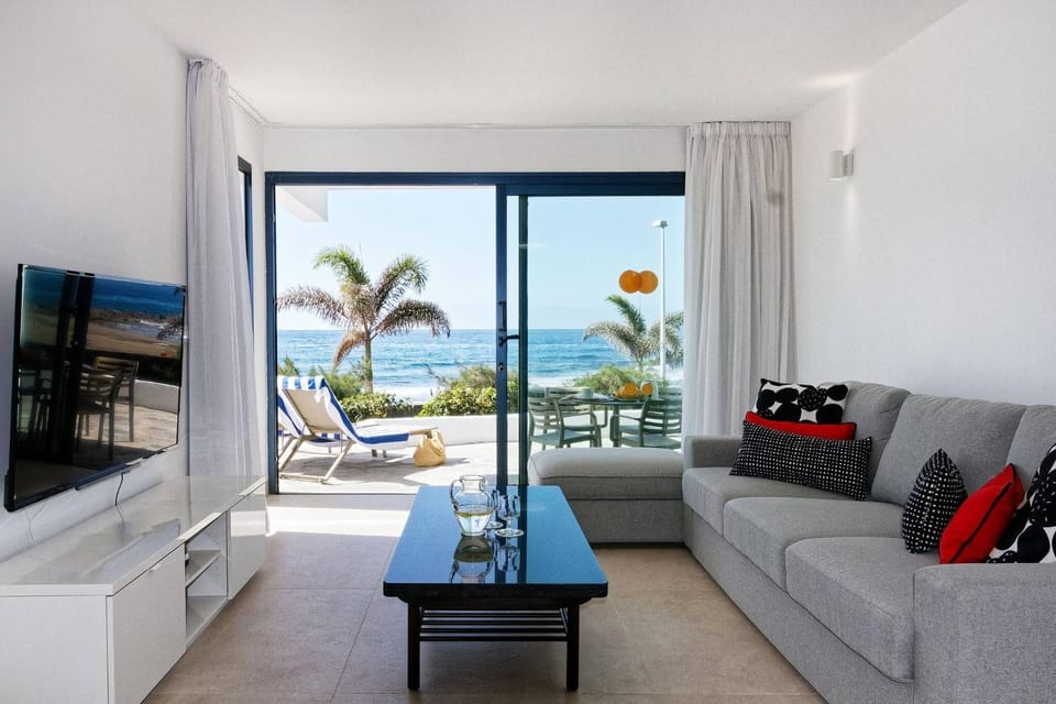 Communal lounge/ TV room, Living room