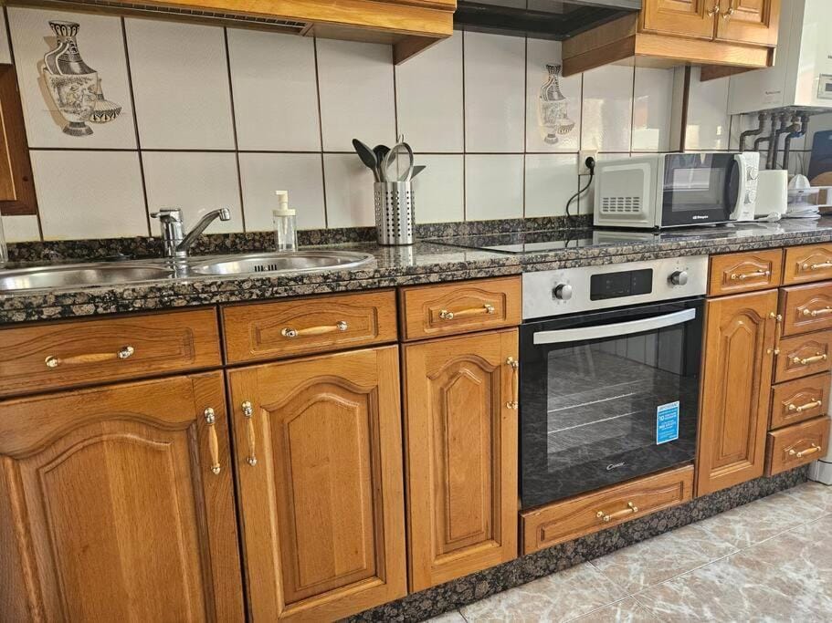 643A Moderno apartamento 3 dormitorios by R2R Consulting Apartment in Oviedo