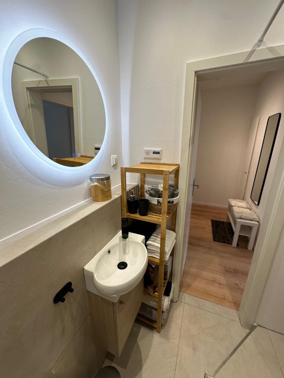 Toilet, Bathroom, towels