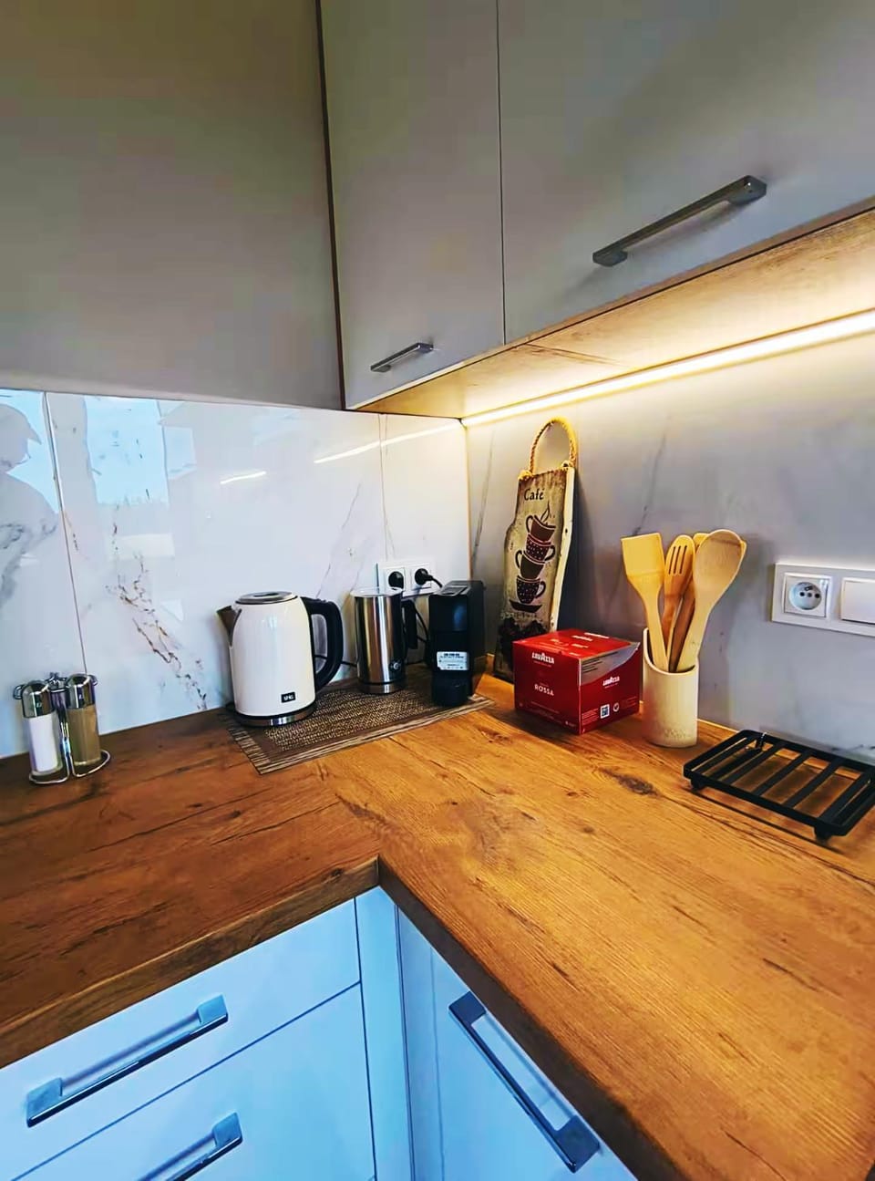 Coffee/tea facilities, Kitchen or kitchenette