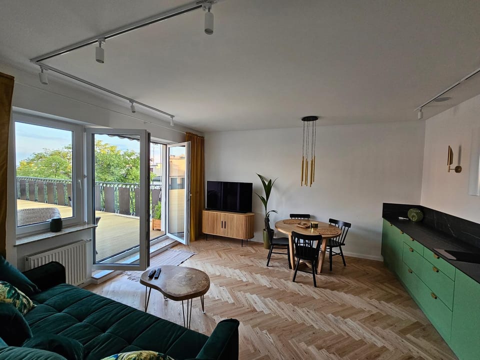TV and multimedia, Kitchen or kitchenette, Living room, Dining area