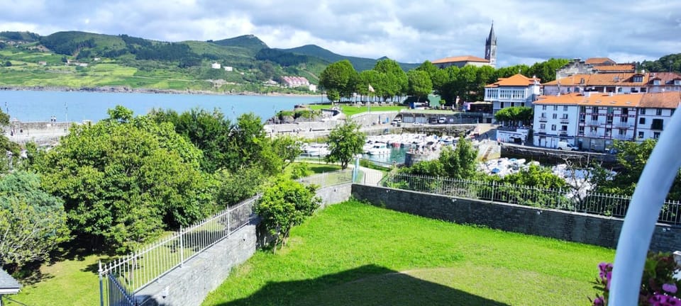 City view, Mountain view, Sea view
