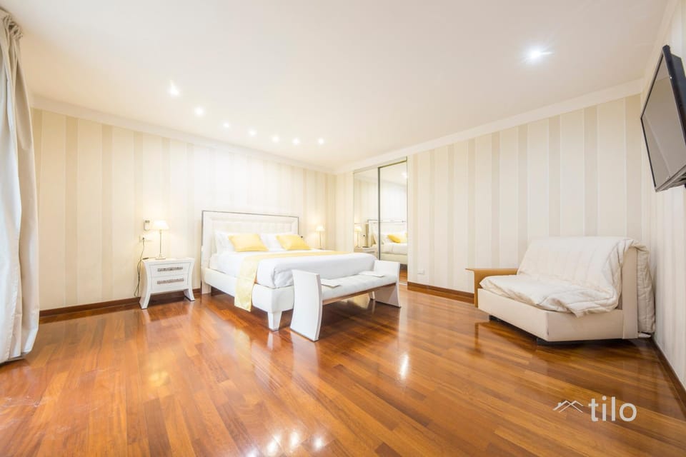 Bed, TV and multimedia, Living room, Bedroom