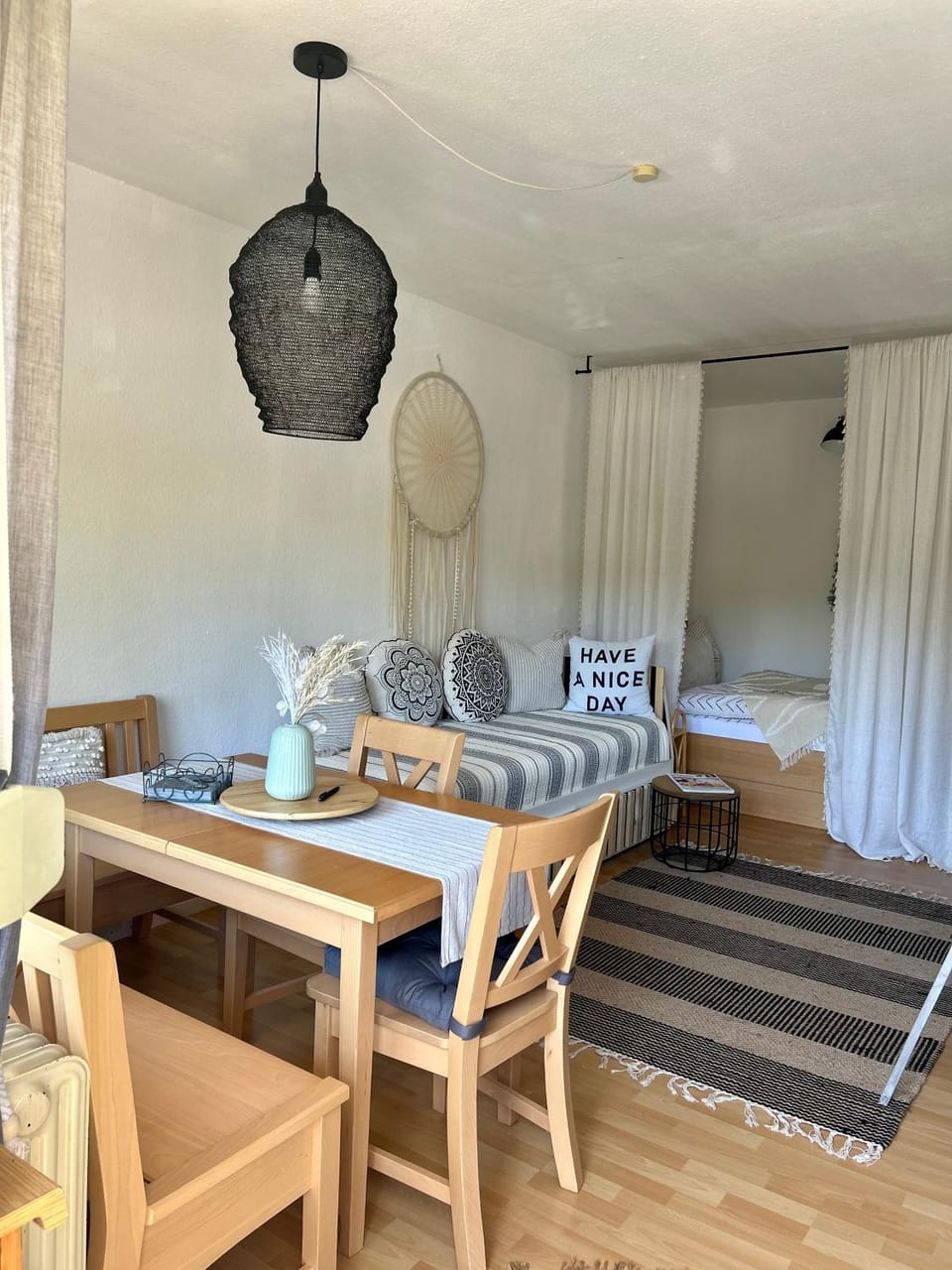 Bed, Living room, Photo of the whole room, Seating area, Dining area, Bedroom