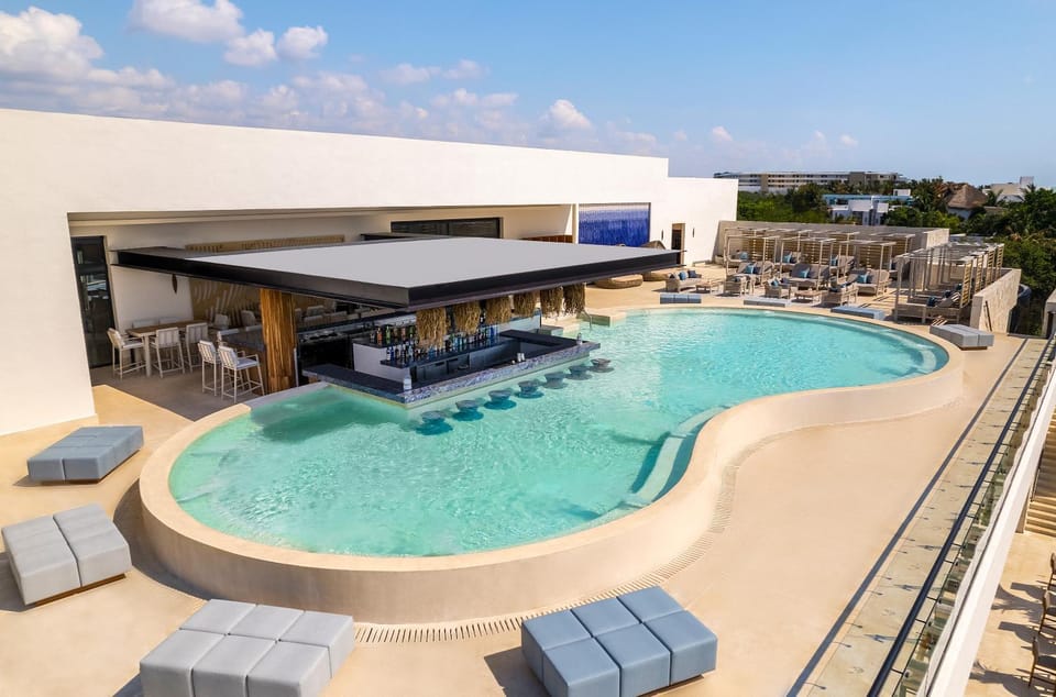 Day, View (from property/room), Balcony/Terrace, Swimming pool, Swimming pool