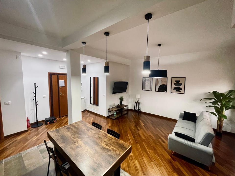 Communal lounge/ TV room, TV and multimedia, Living room, Seating area
