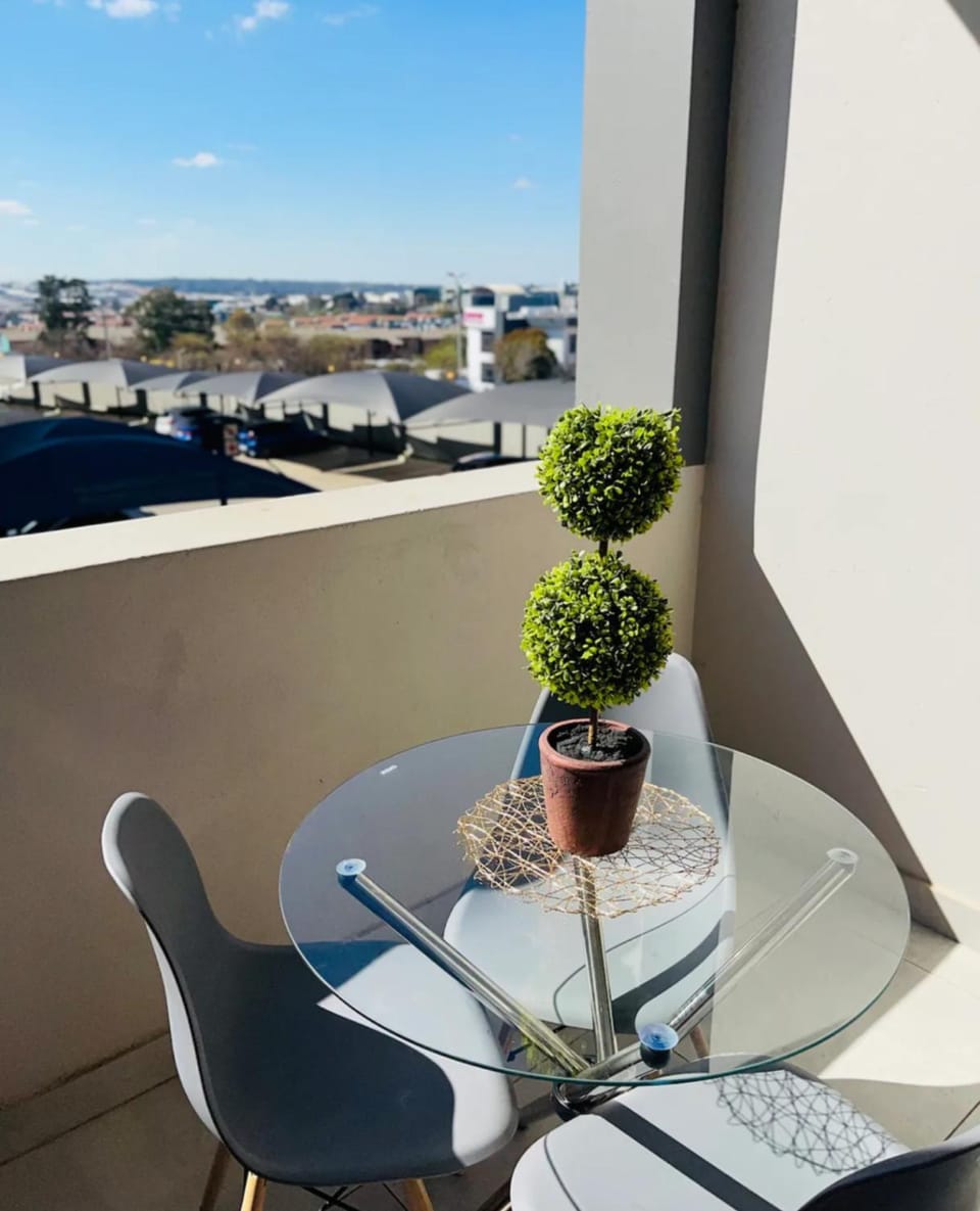 Dubai 8 Apartment in Gauteng
