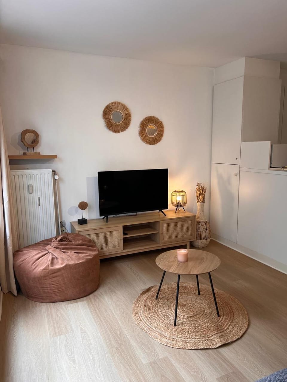TV and multimedia, Seating area