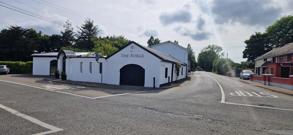 Property building, Neighbourhood