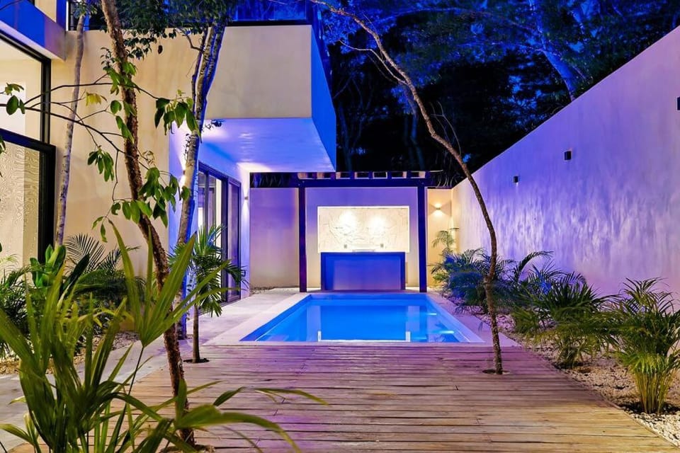 Swimming pool