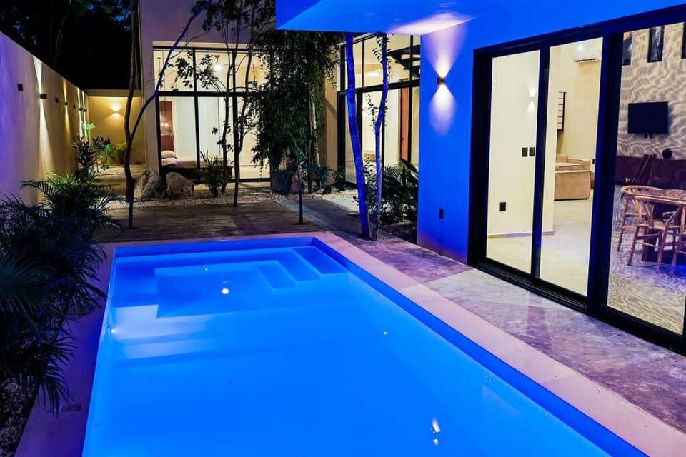 Swimming pool