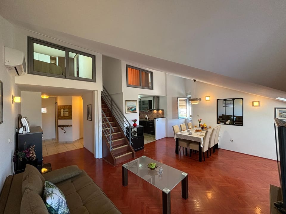 Living room, Dining area