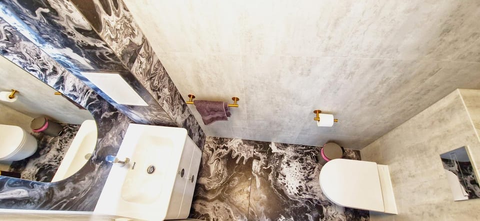Toilet, Bathroom