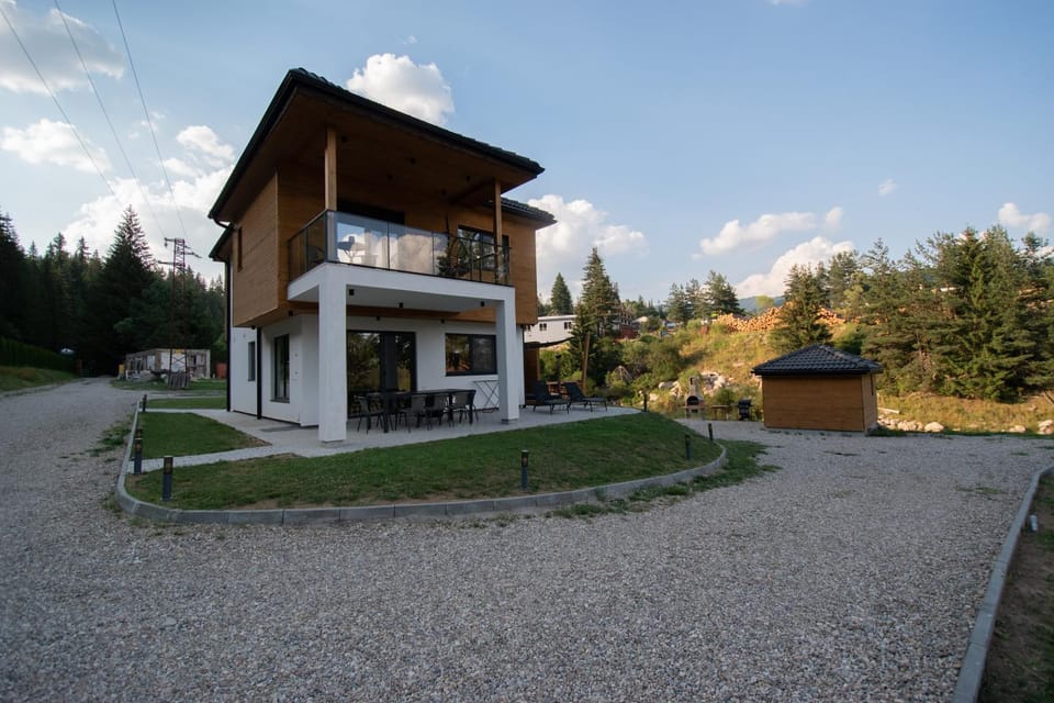 Property building, Garden, Balcony/Terrace, Garden view
