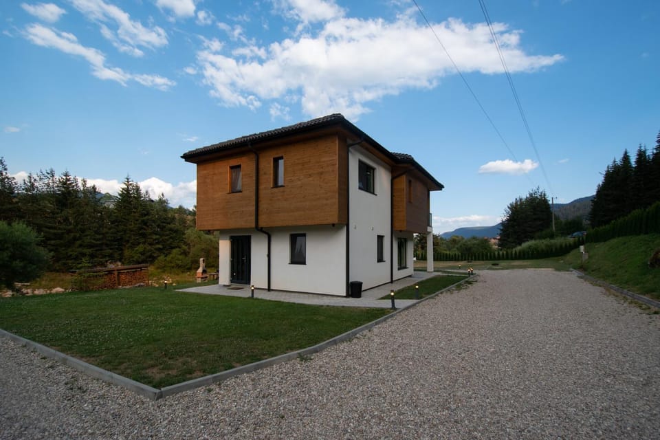 Property building, Facade/entrance, Natural landscape, Garden view