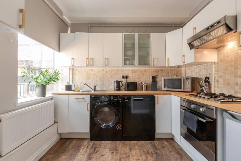 Bright, Modernised Apartment Close to Borough Market Apartment in London Borough of Southwark