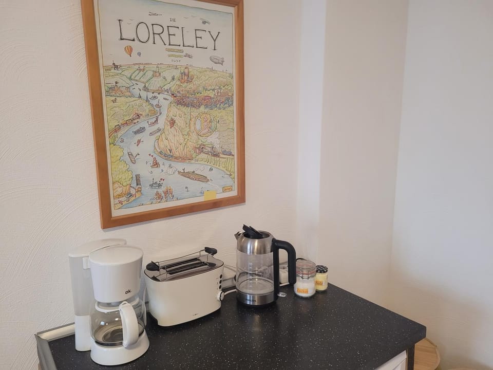 Coffee/tea facilities, Kitchen or kitchenette