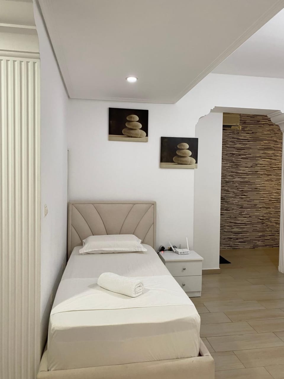White Villa Apartment in Sarandë