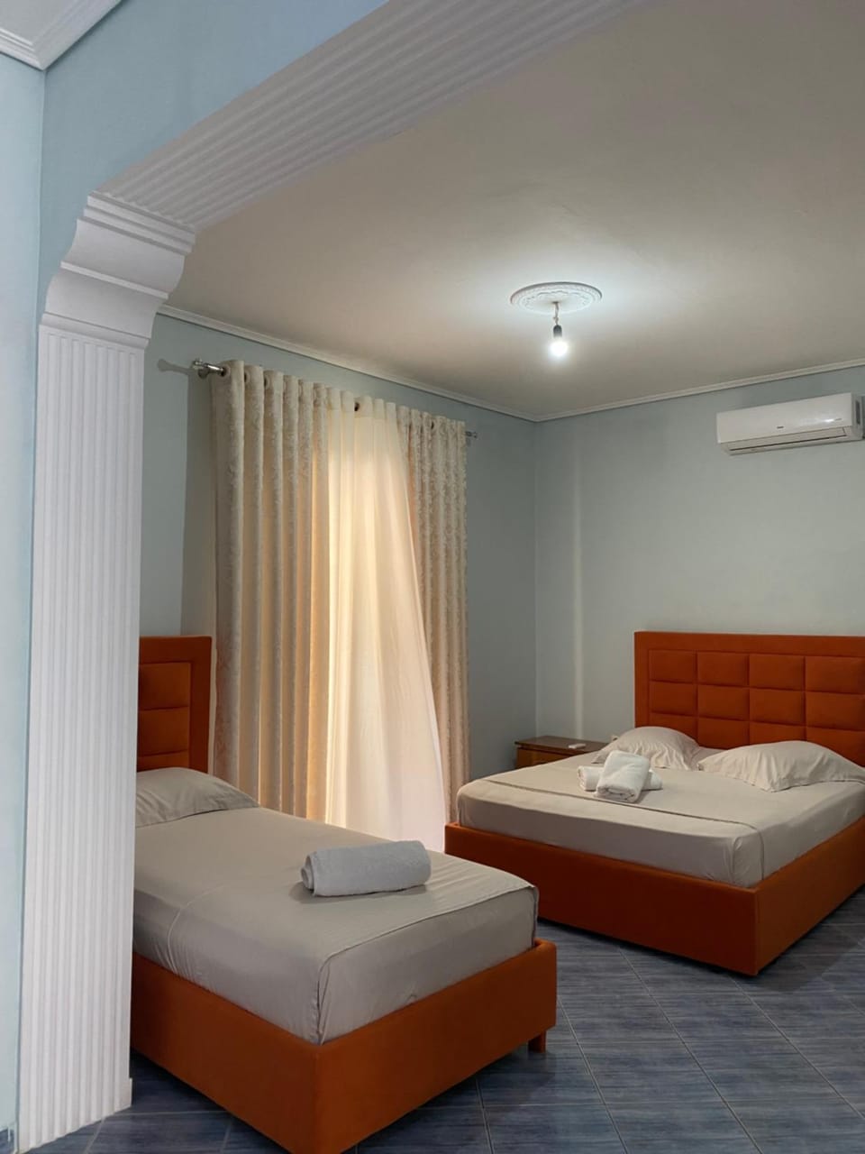 White Villa Apartment in Sarandë