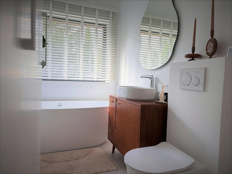 Bathroom, Bath
