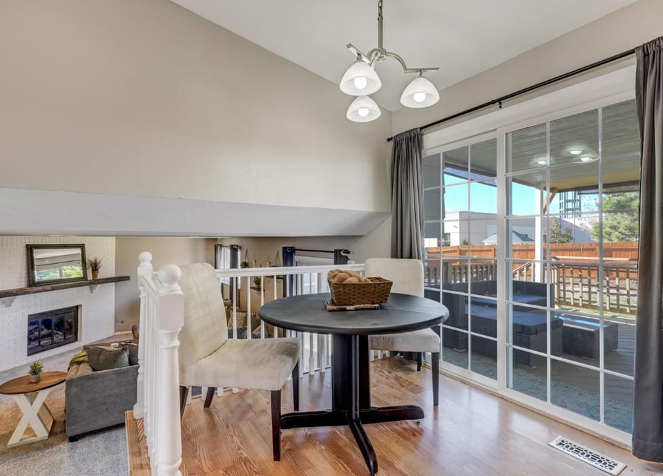 Mid-Stay - Mountain View - Pets OK - by nestago House in Colorado Springs