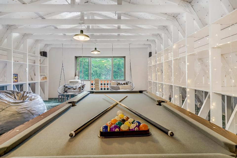 Lower Stone Lodge - Hot Tub - Game Room - Lower Unit House in Cascade-Chipita Park