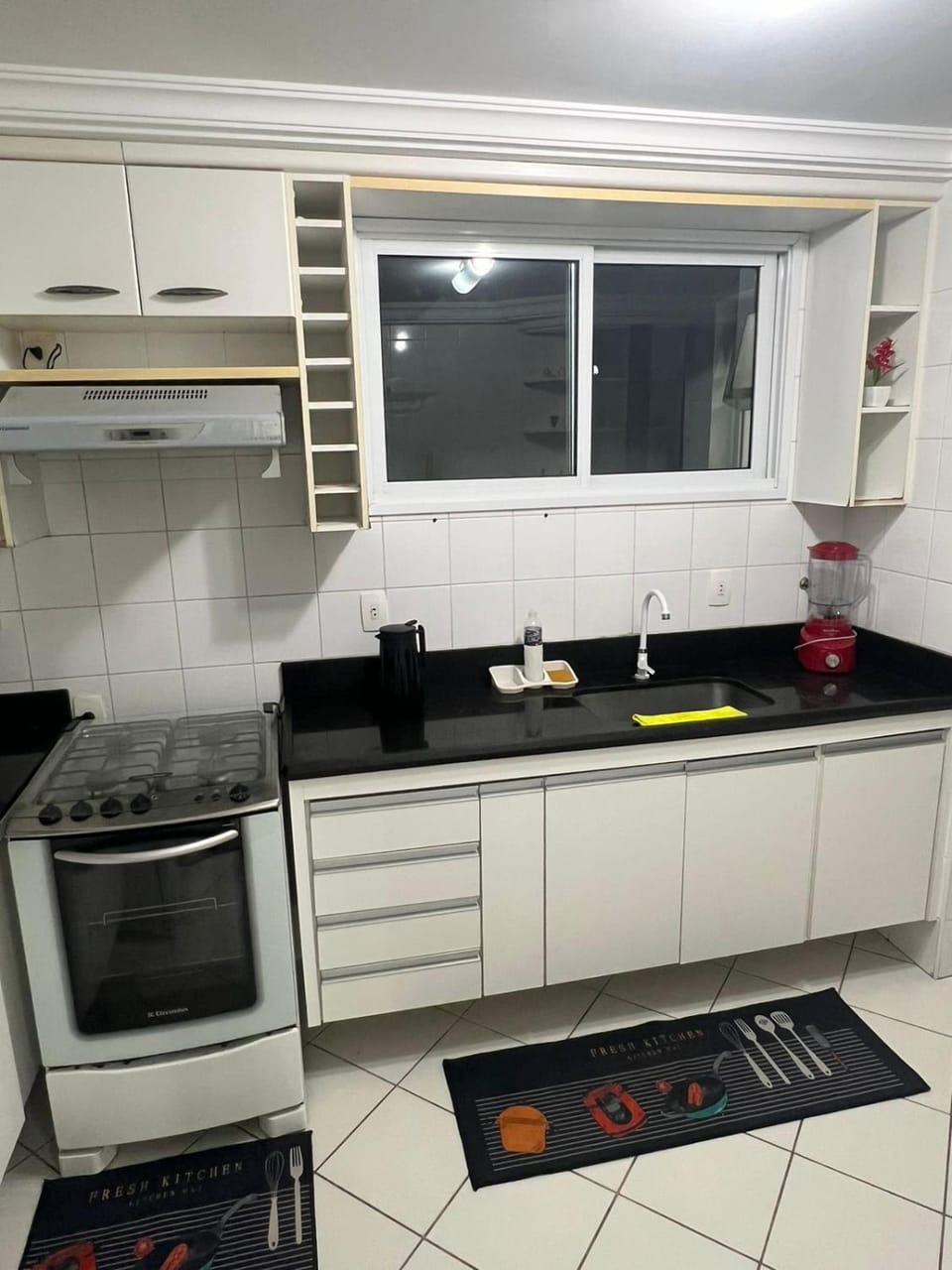 Kitchen or kitchenette, oven, pet friendly, stove
