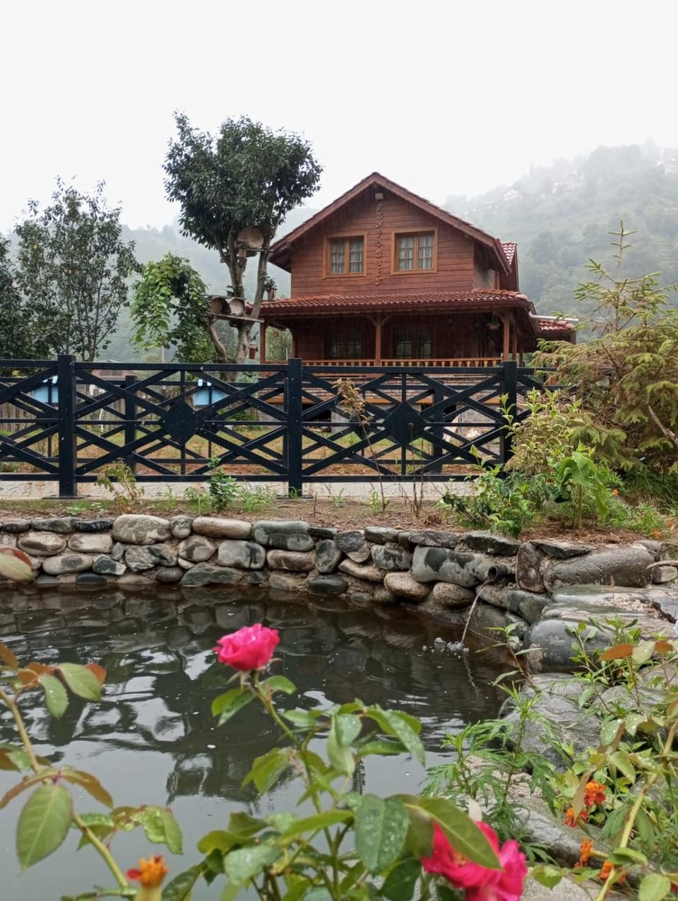 Property building, Natural landscape, Lake view