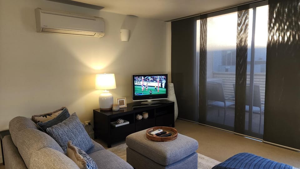 TV and multimedia, Living room, air conditioner