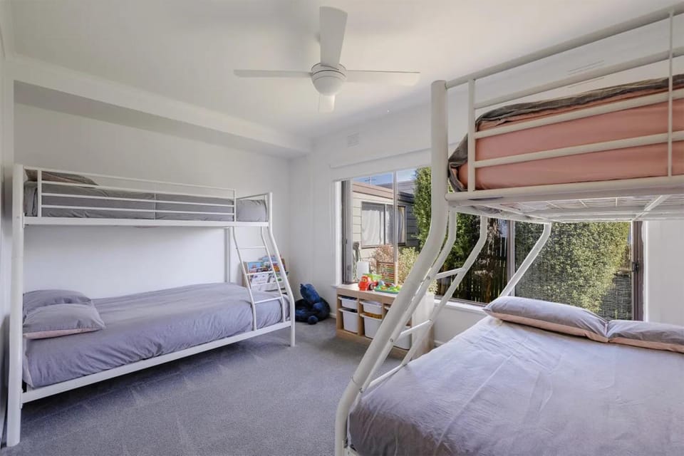 Bed, Bedroom, bunk bed
