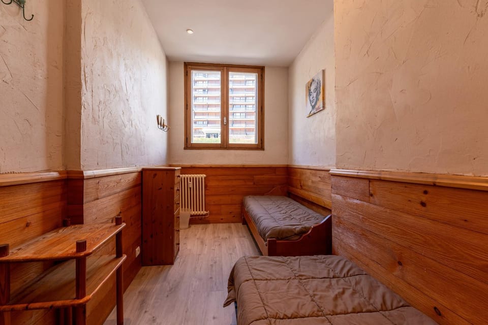 Property building, Living room, Bedroom