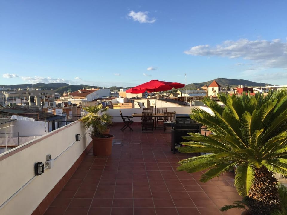 Ático Increíble con Terraza Privada en el Centro de Vilanova i la Geltrú - ES-332-7 Apartment in Garraf