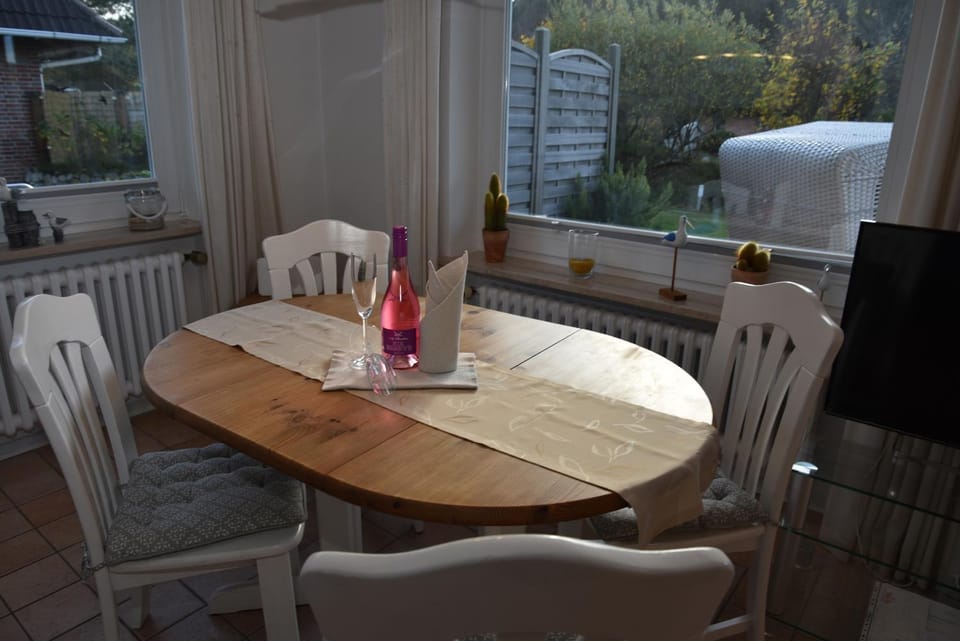 Haus Sunny App 1 Apartment in Wenningstedt-Braderup