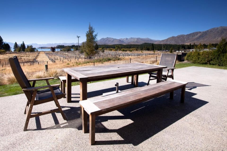 Patio, Day, Natural landscape, Dining area, Lake view, Mountain view