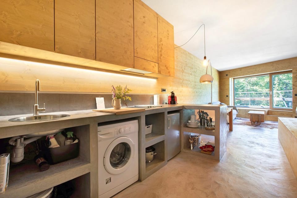 Kitchen or kitchenette, Living room