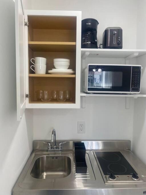 Excellent location Miami Brickell Studio Apartment in Coral Gables