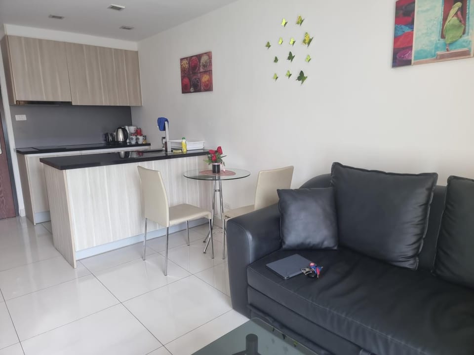 Kitchen or kitchenette, Living room, Dining area