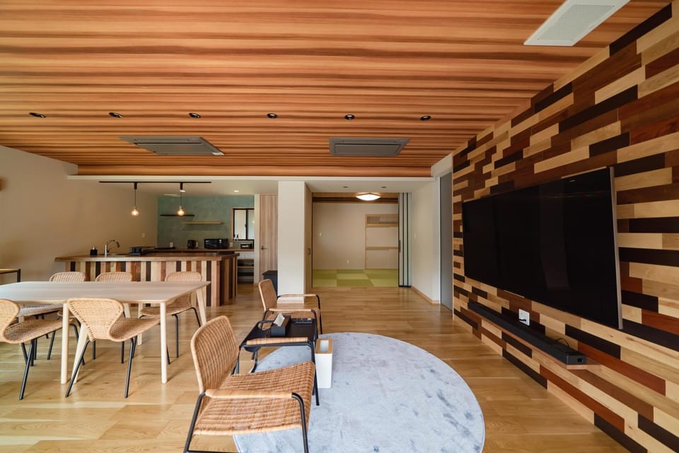Living room, Dining area
