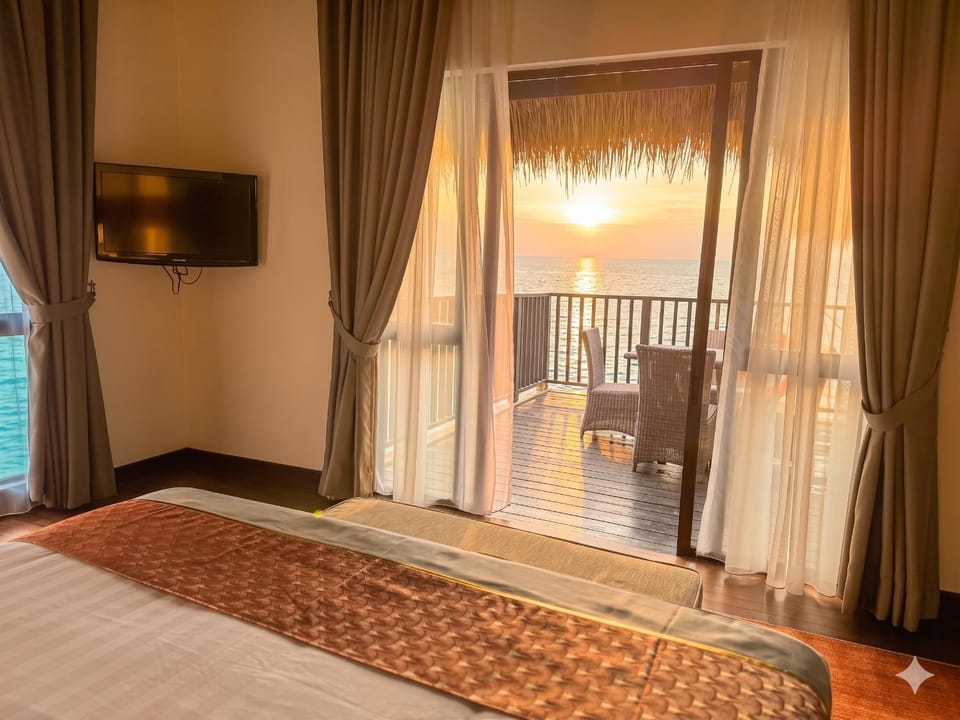 Bedroom, Sunset