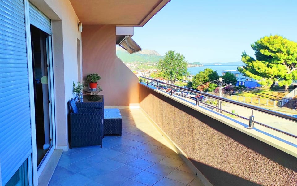 Day, View (from property/room), Balcony/Terrace, Mountain view, Sea view
