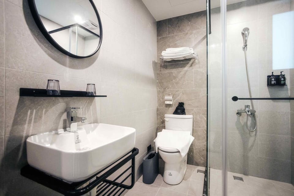 Shower, Toilet, Bathroom