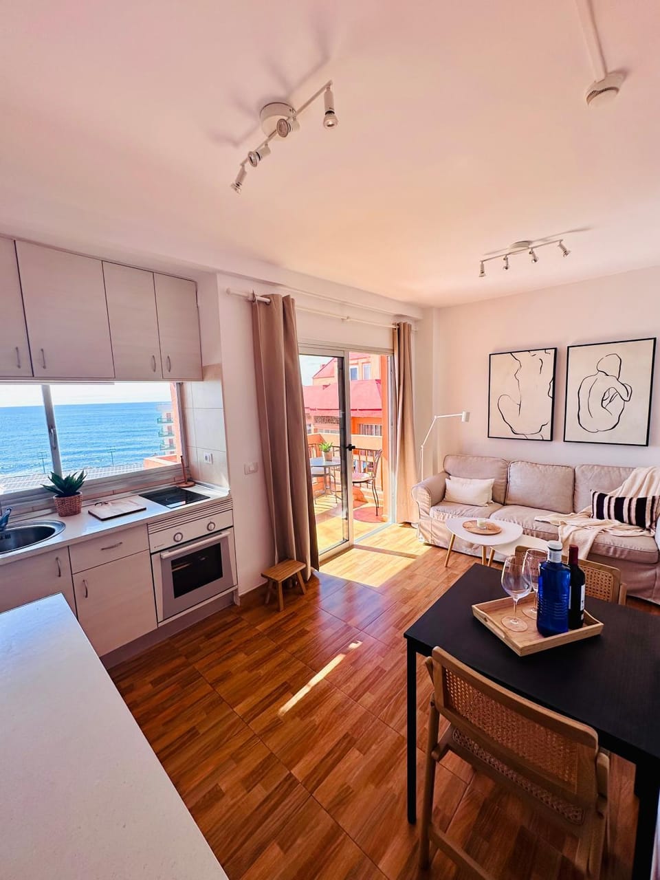 Kitchen or kitchenette, Seating area, Sea view