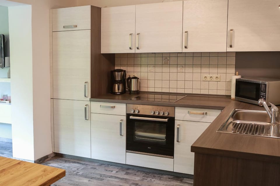 Kitchen or kitchenette, Living room