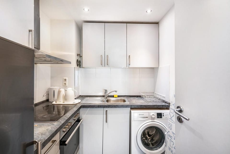 Kitchen or kitchenette, Living room